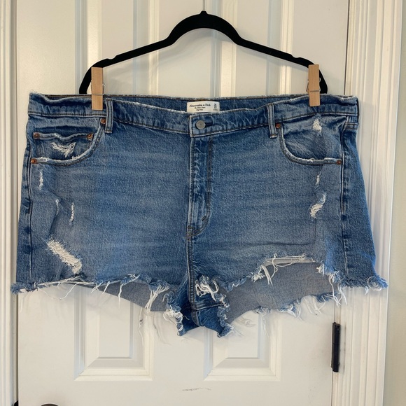 Abercrombie & Fitch Pants - Abercrombie & Fitch The Mom Short High Rise Distressed Jean Shorts Size 22